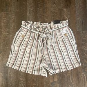 NWT !! Super cute pair of Maurice’s Paper Bag SHORTS 14W BRAND NEW